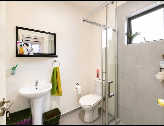 2 BEDROOM APARTMENT FOR SALE IN SHEFFIELD BEACH